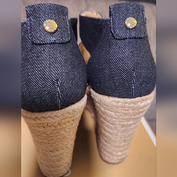 Michael Kors Denim Damita Wedge Women's Size 10 Like New Beautiful Wedge - Picture 4 of 6